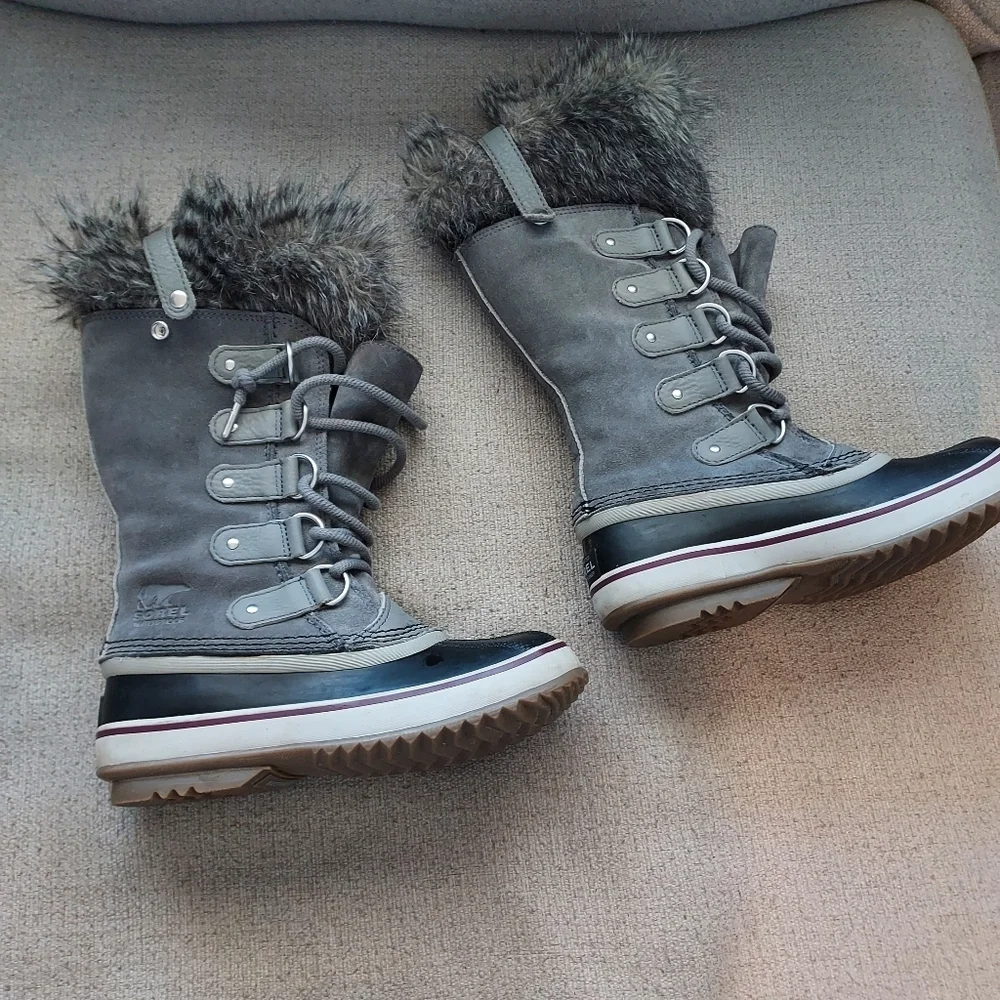 Sorel Joan Of Arctic Waterproof boot. In Grey